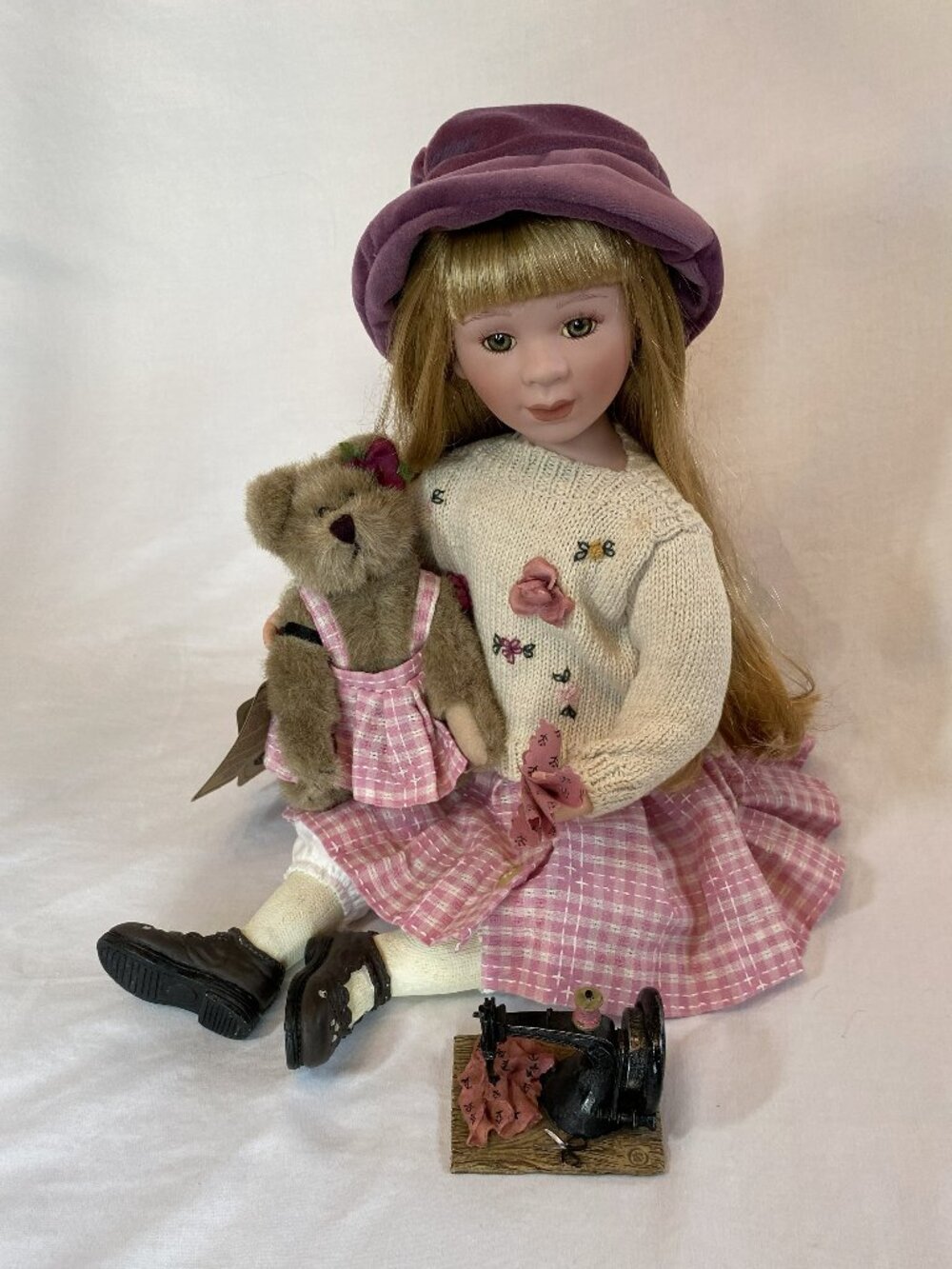 Boyds Yesterday’s Child – 2002 CAMERON with Zig Zag Sew Perfect Limited Edition